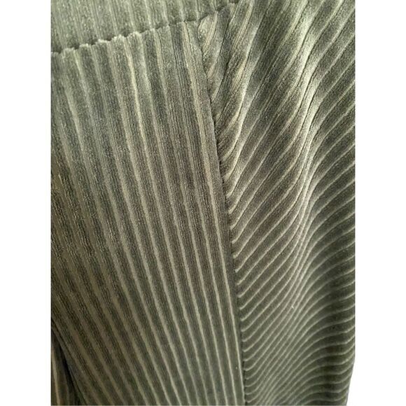 No boundaries, women’s flare wide, leg, sage, green textured, pants, size medium - Picture 2 of 4